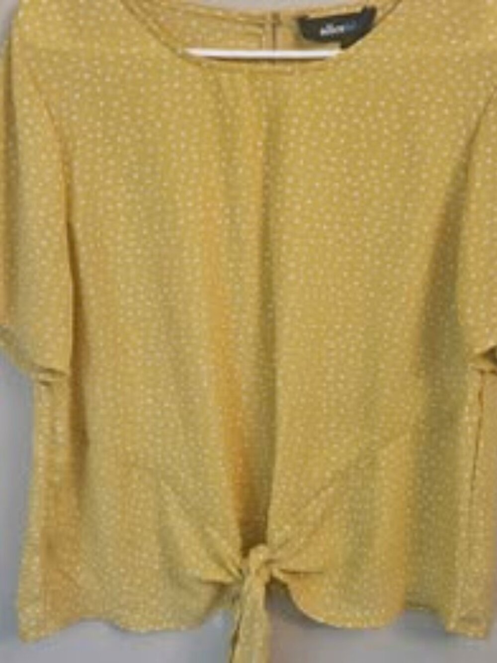 Alice Blue Top sz. large Lightweight Yellow Polka Dot